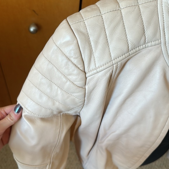 Banana Republic L tan leather jacket - Picture 4 of 4